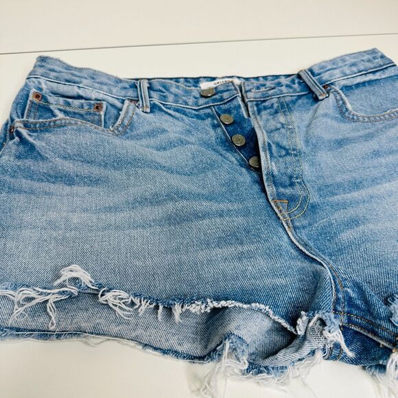 Grlfrnd Medium Wash Can't Get Enough Cindy Button Fly Cutoff Raw Hem Shorts 31 - Picture 5 of 12